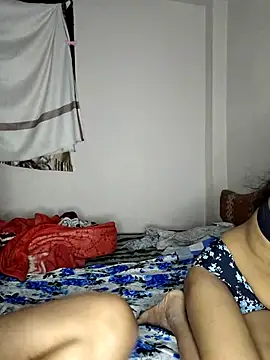 Snapshot of rani_coupleee chatting on 03/05/26, 06:37 rani coupleee online show from 03/05/26, 06:37