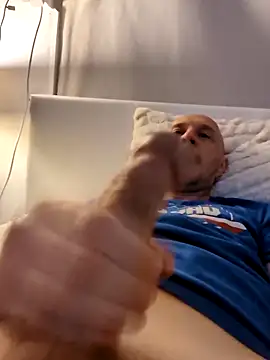 Snapshot of parish7196 chatting on 01/08/26, 01:30 parish7196 online show from 01/08/26, 01:30