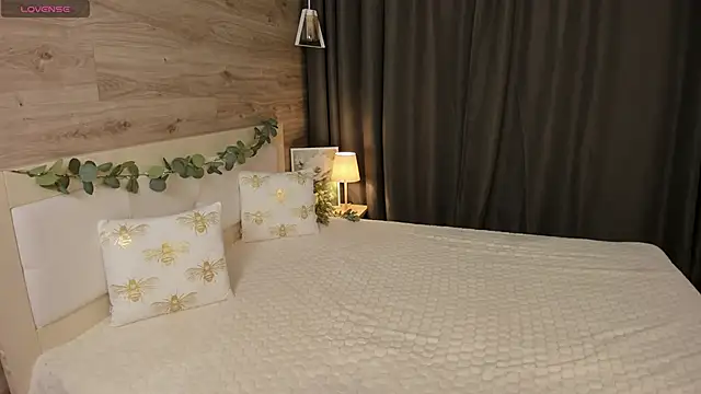 Snapshot of BlondeHott chatting on 02/02/26, 07:18 BlondeHott online show from 02/02/26, 07:18