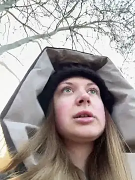 Snapshot of BlondeHott chatting on 02/22/26, 05:30 BlondeHott online show from 02/22/26, 05:30