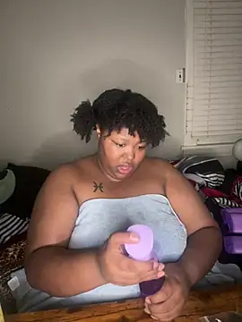 Chocolatebunnyxx96 online show from 04/28/26, 02:49