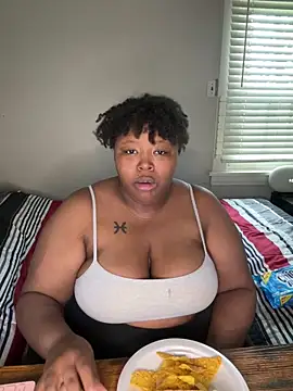 Chocolatebunnyxx96 online show from 05/01/26, 05:28