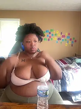 Chocolatebunnyxx96 online show from 05/06/26, 03:17