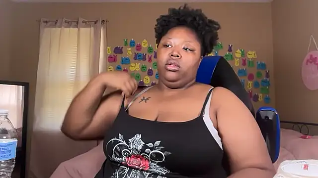 Chocolatebunnyxx96 online show from 06/23/26, 05:44