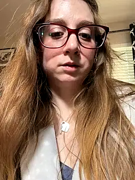 Snapshot of Elenore_hoesevelt chatting on 01/07/26, 07:05 Elenore hoesevelt online show from 01/07/26, 07:05
