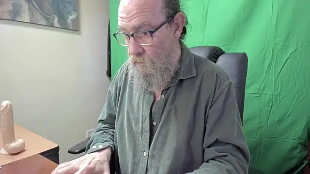 Uncle Hottie online show from 03/12/26, 04:13