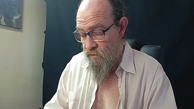 Snapshot of Uncle_Hottie chatting on 04/10/26, 04:55 Uncle Hottie online show from 04/10/26, 04:55