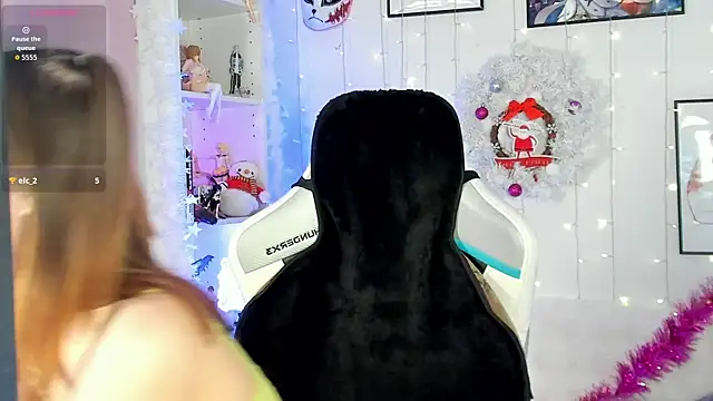 Snapshot of Layla_Bloom chatting on 01/10/26, 05:37 Layla Bloom online show from 01/10/26, 05:37