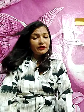 Snapshot of Priyaa_1433 chatting on 06/27/26, 05:51 Priyaa 1433 online show from 06/27/26, 05:51