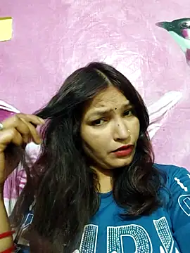 Snapshot of Priyaa_1433 chatting on 07/19/26, 05:22 Priyaa 1433 online show from 07/19/26, 05:22