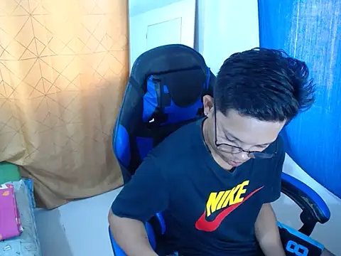 Snapshot of holly_oreo chatting on 07/19/26, 10:46 holly oreo online show from 07/19/26, 10:46