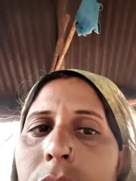 Snapshot of Bhavna8080 chatting on 04/22/26, 12:35 Bhavna8080 online show from 04/22/26, 12:35
