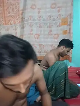 Snapshot of soft_couple778 chatting on 02/02/26, 01:32 soft couple778 online show from 02/02/26, 01:32