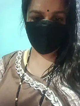 Snapshot of 01Roshani chatting on 06/27/26, 07:57 01Roshani online show from 06/27/26, 07:57