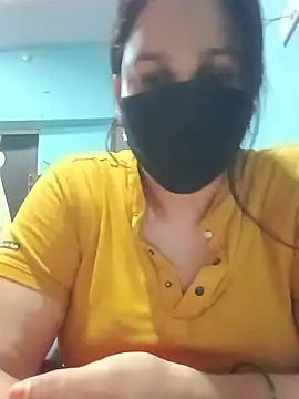 Snapshot of 01Roshani chatting on 06/29/26, 10:15 01Roshani online show from 06/29/26, 10:15