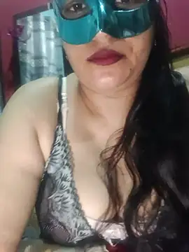 Snapshot of 01Roshani chatting on 07/18/26, 06:23 01Roshani online show from 07/18/26, 06:23