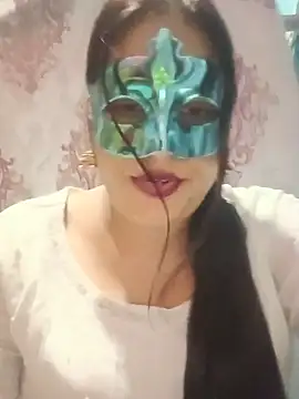 Snapshot of 01Roshani chatting on 07/22/26, 06:22 01Roshani online show from 07/22/26, 06:22
