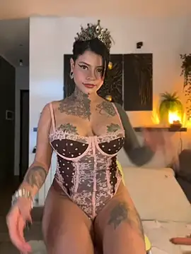 ReynaTatty online show from 06/12/26, 08:24