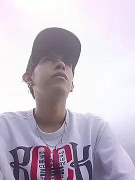 julian xx online show from 06/19/26, 10:24