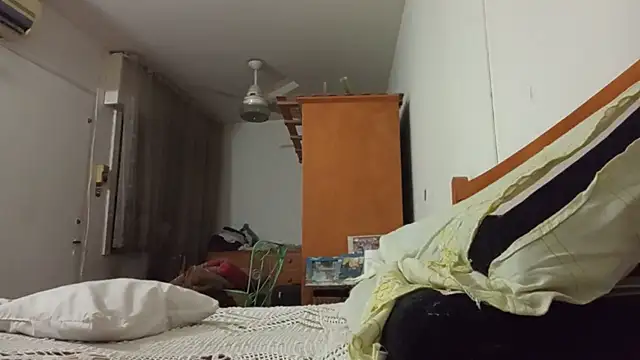 Snapshot of Marce1903 chatting on 06/25/26, 05:12 Marce1903 online show from 06/25/26, 05:12