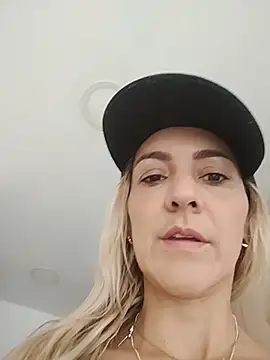 Snapshot of Monita_Med chatting on 07/18/26, 12:42 Monita Med online show from 07/18/26, 12:42