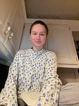 Snapshot of SugarNCinnamon chatting on 02/16/26, 09:27 SugarNCinnamon online show from 02/16/26, 09:27