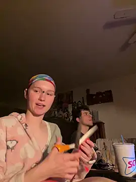 Snapshot of SugarNCinnamon chatting on 02/27/26, 12:43 SugarNCinnamon online show from 02/27/26, 12:43