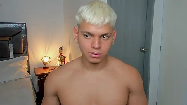 Snapshot of stefan_leenox chatting on 02/13/26, 02:24 stefan leenox online show from 02/13/26, 02:24