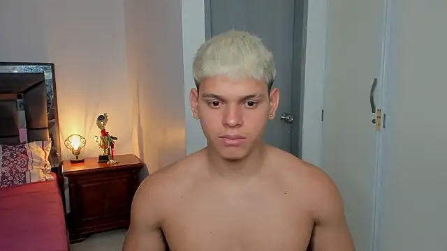 Snapshot of stefan_leenox chatting on 02/27/26, 08:20 stefan leenox online show from 02/27/26, 08:20