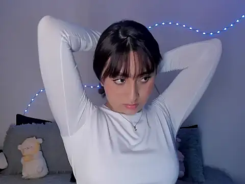 Snapshot of Roseholden chatting on 02/16/26, 11:45 Roseholden online show from 02/16/26, 11:45