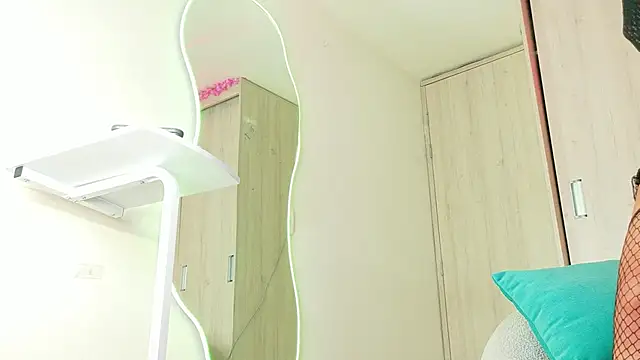 Bunnyvaleeee online show from 05/26/26, 05:36