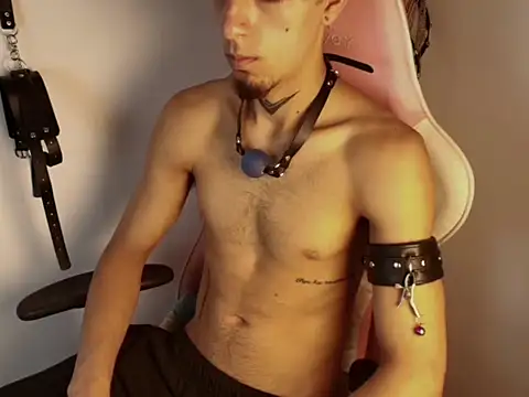 Snapshot of dark_rosse chatting on 02/08/26, 10:57 dark rosse online show from 02/08/26, 10:57