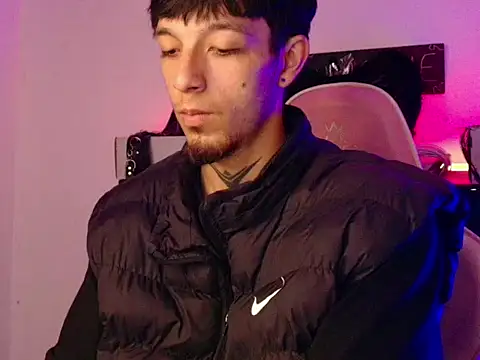 Snapshot of dark_rosse chatting on 02/17/26, 03:25 dark rosse online show from 02/17/26, 03:25