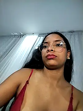 Snapshot of KATALINA_SANTANA_ chatting on 04/07/26, 12:11 KATALINA SANTANA online show from 04/07/26, 12:11