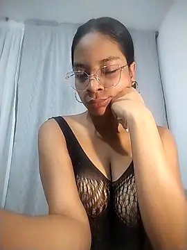 Snapshot of KATALINA_SANTANA_ chatting on 04/10/26, 02:06 KATALINA SANTANA online show from 04/10/26, 02:06