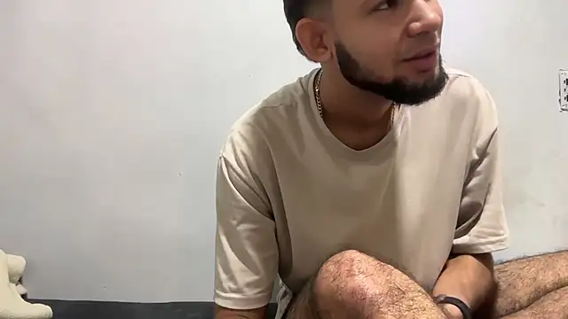 Snapshot of enyel_100 chatting on 01/12/26, 10:31 enyel 100 online show from 01/12/26, 10:31