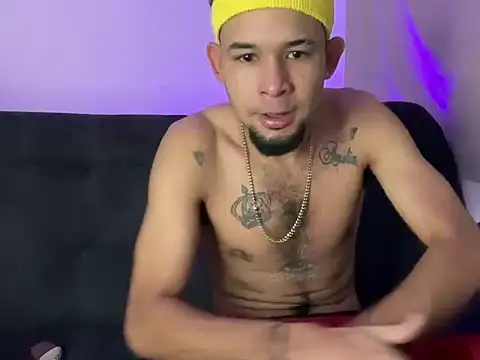 Snapshot of enyel_100 chatting on 02/06/26, 10:07 enyel 100 online show from 02/06/26, 10:07