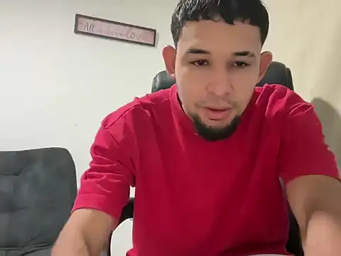 Snapshot of enyel_100 chatting on 02/07/26, 11:30 enyel 100 online show from 02/07/26, 11:30