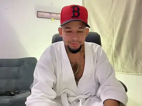 Snapshot of enyel_100 chatting on 02/12/26, 10:54 enyel 100 online show from 02/12/26, 10:54