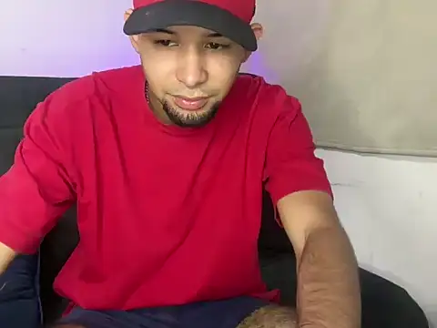 Snapshot of enyel_100 chatting on 03/17/26, 01:10 enyel 100 online show from 03/17/26, 01:10