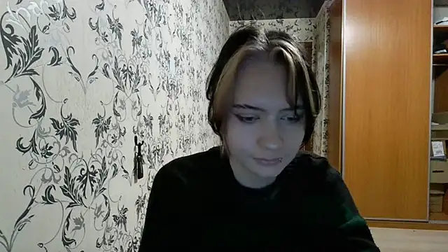 LxayBloom online show from 04/26/26, 01:14