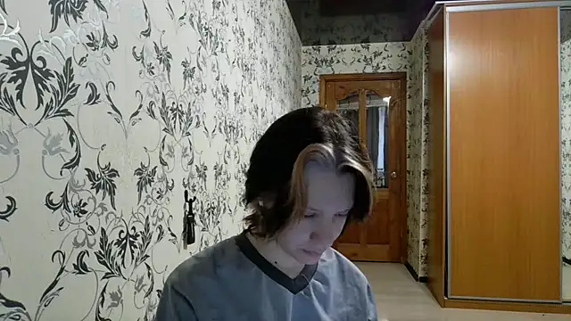 LxayBloom online show from 04/28/26, 02:33