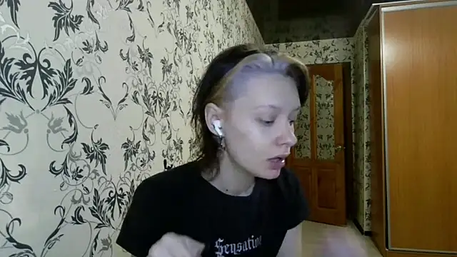 LxayBloom online show from 05/01/26, 01:21