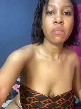 Snapshot of Creamy_bitchxxx chatting on 02/06/26, 01:43 Creamy bitchxxx online show from 02/06/26, 01:43