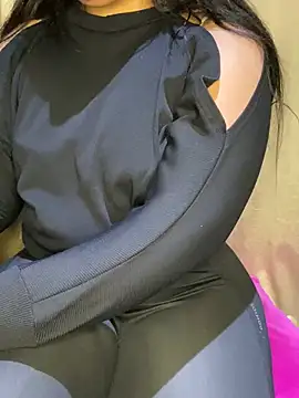 Snapshot of Lina_Velvet_ chatting on 02/17/26, 08:00 Lina Velvet online show from 02/17/26, 08:00