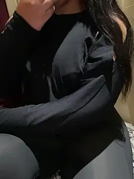 Snapshot of Lina_Velvet_ chatting on 03/06/26, 09:11 Lina Velvet online show from 03/06/26, 09:11