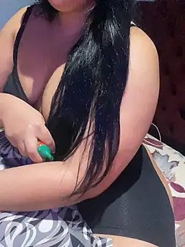Snapshot of Lina_Velvet_ chatting on 04/16/26, 02:23 Lina Velvet online show from 04/16/26, 02:23