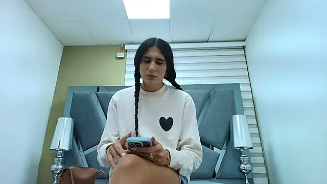 Snapshot of Atenea_sexxx chatting on 05/08/26, 03:56 Atenea sexxx online show from 05/08/26, 03:56