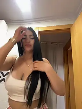 nataliia queen  online show from 06/25/26, 08:08