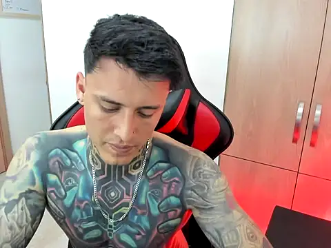 Snapshot of Chrissblack chatting on 02/16/26, 02:07 Chrissblack online show from 02/16/26, 02:07